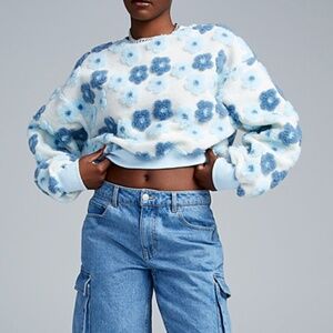 Maison de syndrome x Dress mafia white & blue 3D flowers brushed sweatshirt NWT